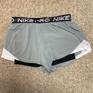 Nike Pro
